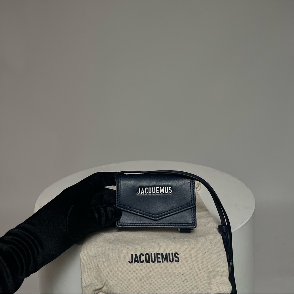 JACQUEMUS
Le Porte Azur leather small bag